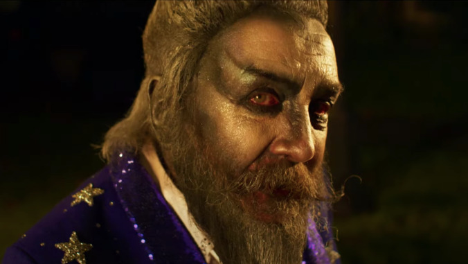 Alan Moore is serving you glam Mac Tonight realness