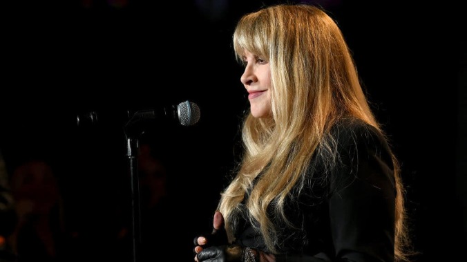 Stevie Nicks does the #CranberryDreams TikTok thing, thus ending the #CranberryDreams TikTok thing