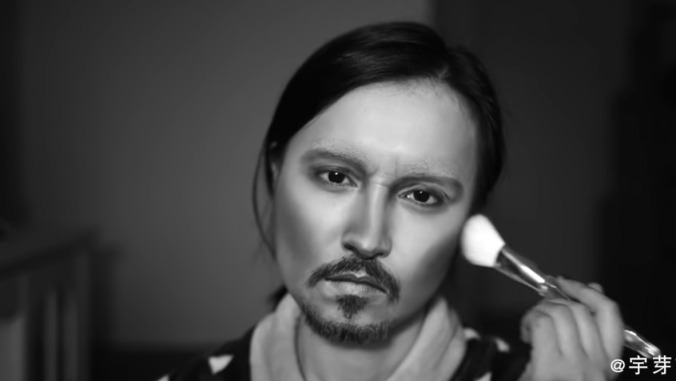 A makeup artist morphs into Johnny Depp in this nice bit of nightmare fuel