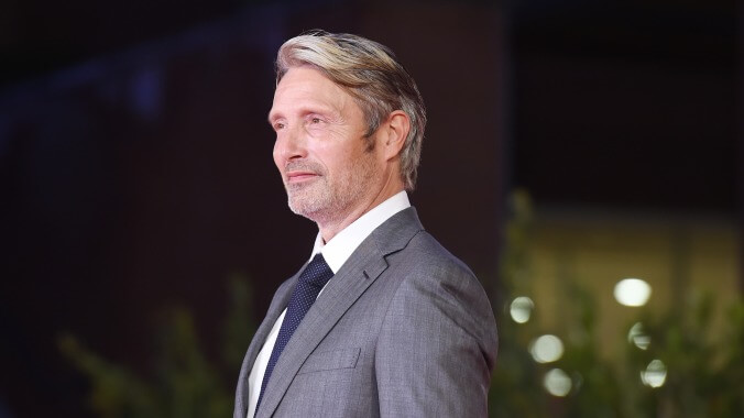 Mads Mikkelsen might replace Johnny Depp in Fantastic Beasts 3 even though he seems too cool for it