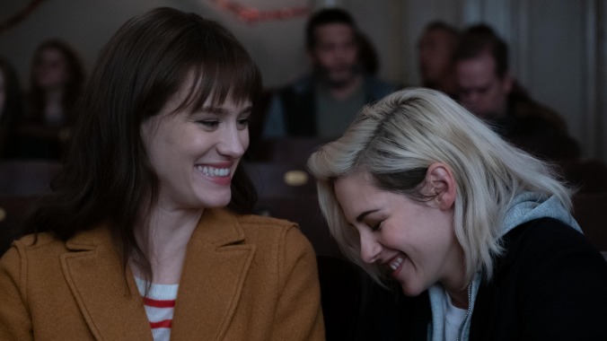 In Happiest Season, Mackenzie Davis and Kristen Stewart make the yuletide gay