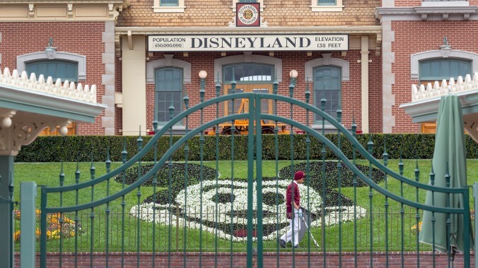 Disneyland cancels annual pass program, ending preferential treatment for super-fans