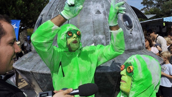 New Jersey police dismantle homemade "UFO detector," sealing the grim fate of humankind