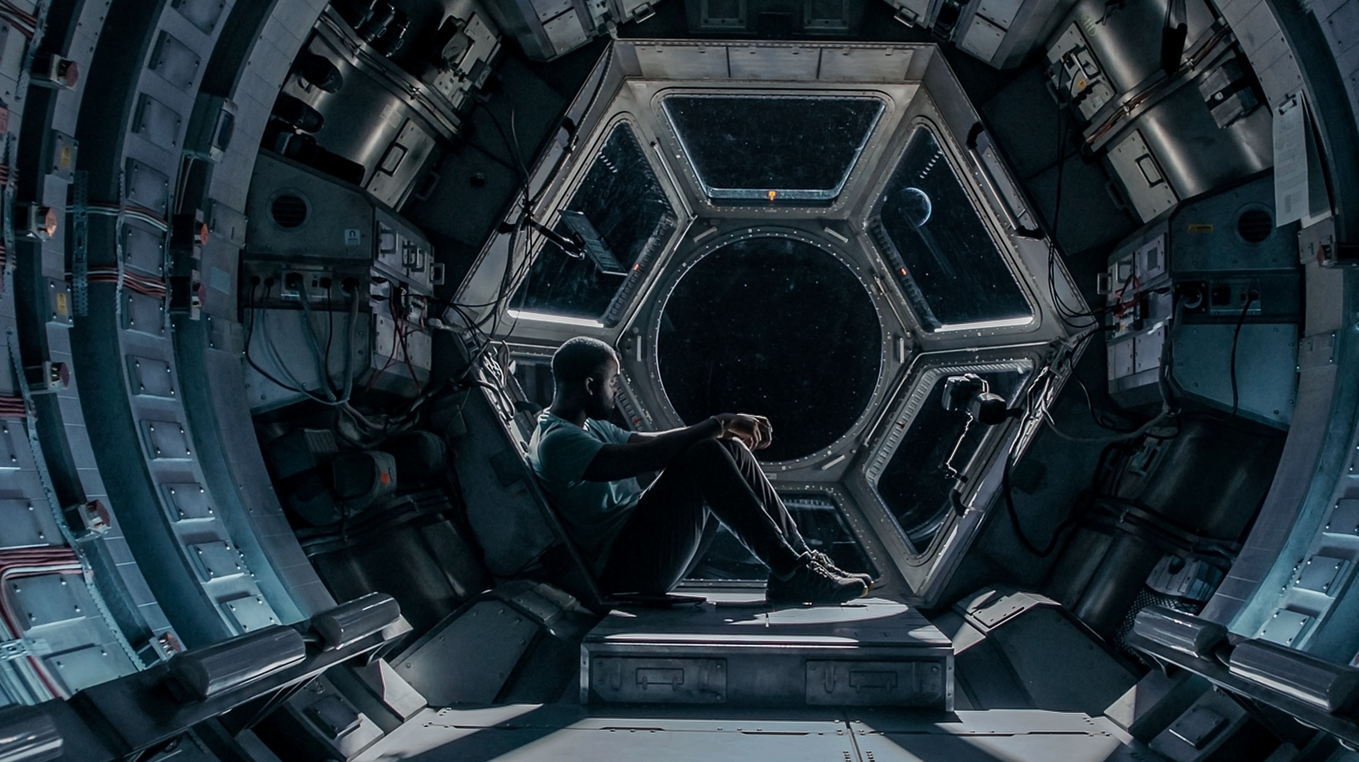 Four’s a crowd in Netflix’s involving deep-space survival saga Stowaway