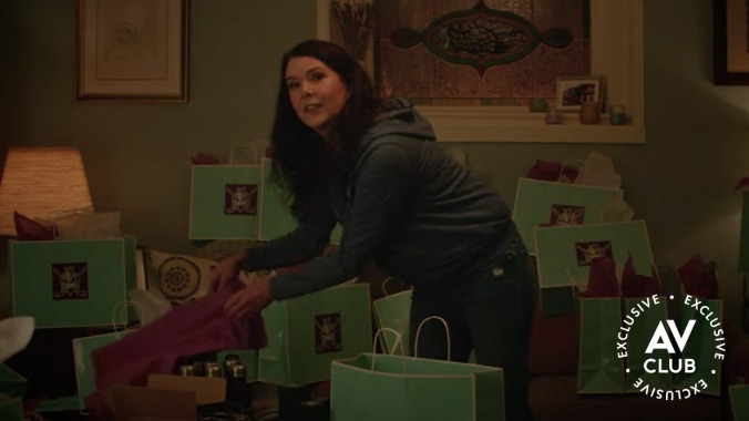 Lauren Graham does some more great parenting in this Mighty Ducks: Game Changers exclusive clip