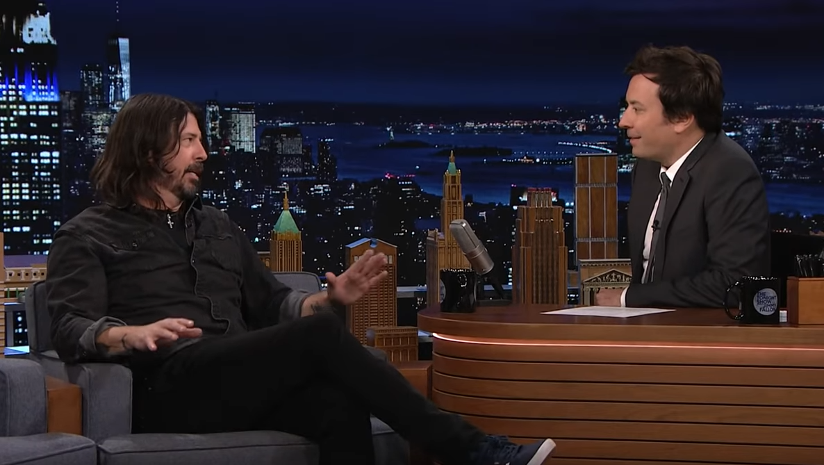 Late night co-host Dave Grohl shares relatable story about finding his mom drinking with Green Day