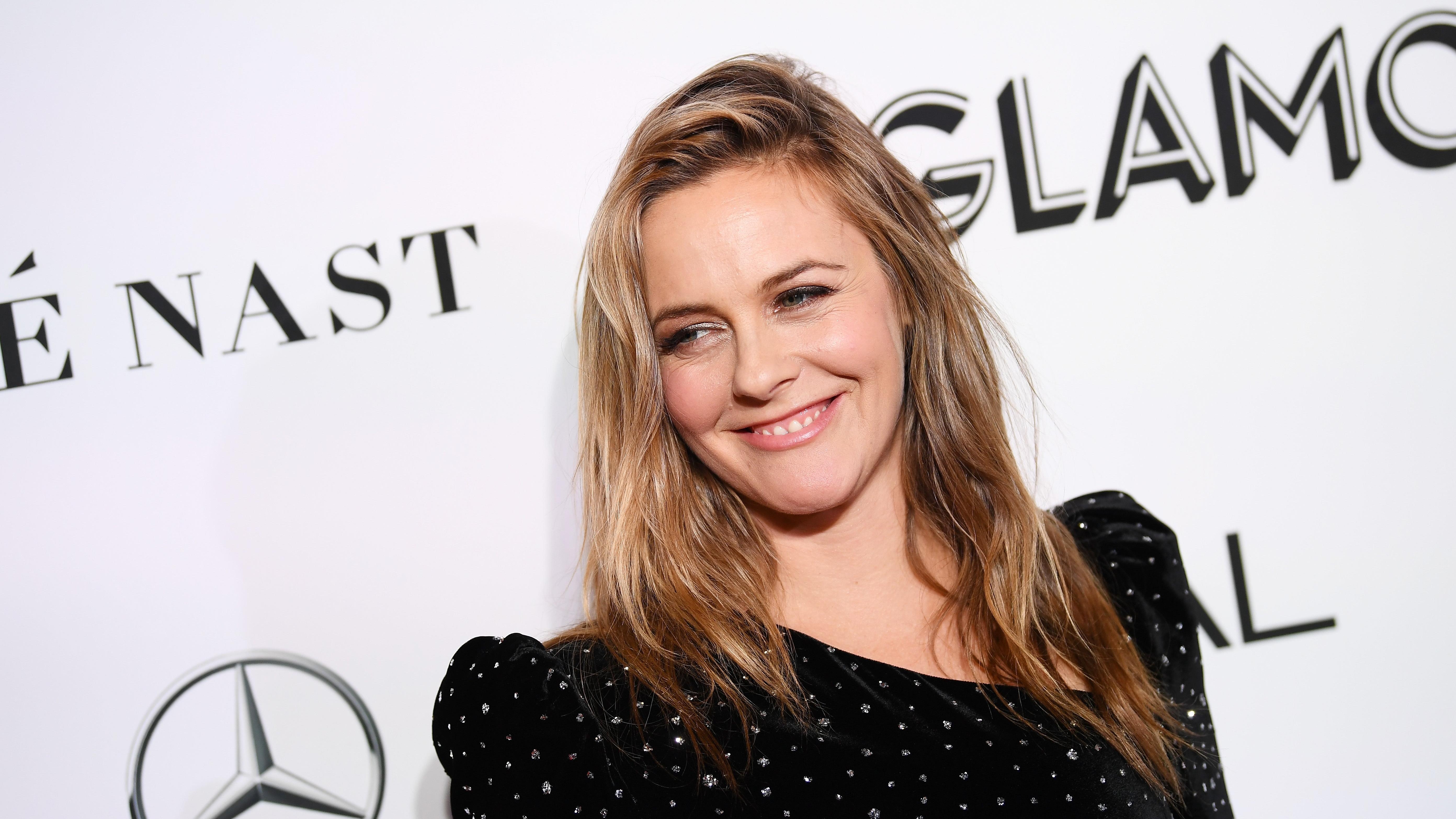 Alicia Silverstone returns to her high school comedy roots, joins the cast of Senior Year