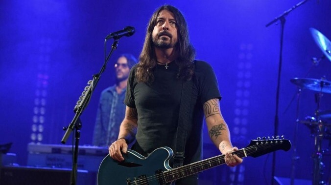 Protesters attempt to throw monkey wrench into Foo Fighters show for vaccinated concertgoers