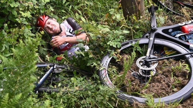 Tour de France will sue the woman whose sign caused a massive stage one crash