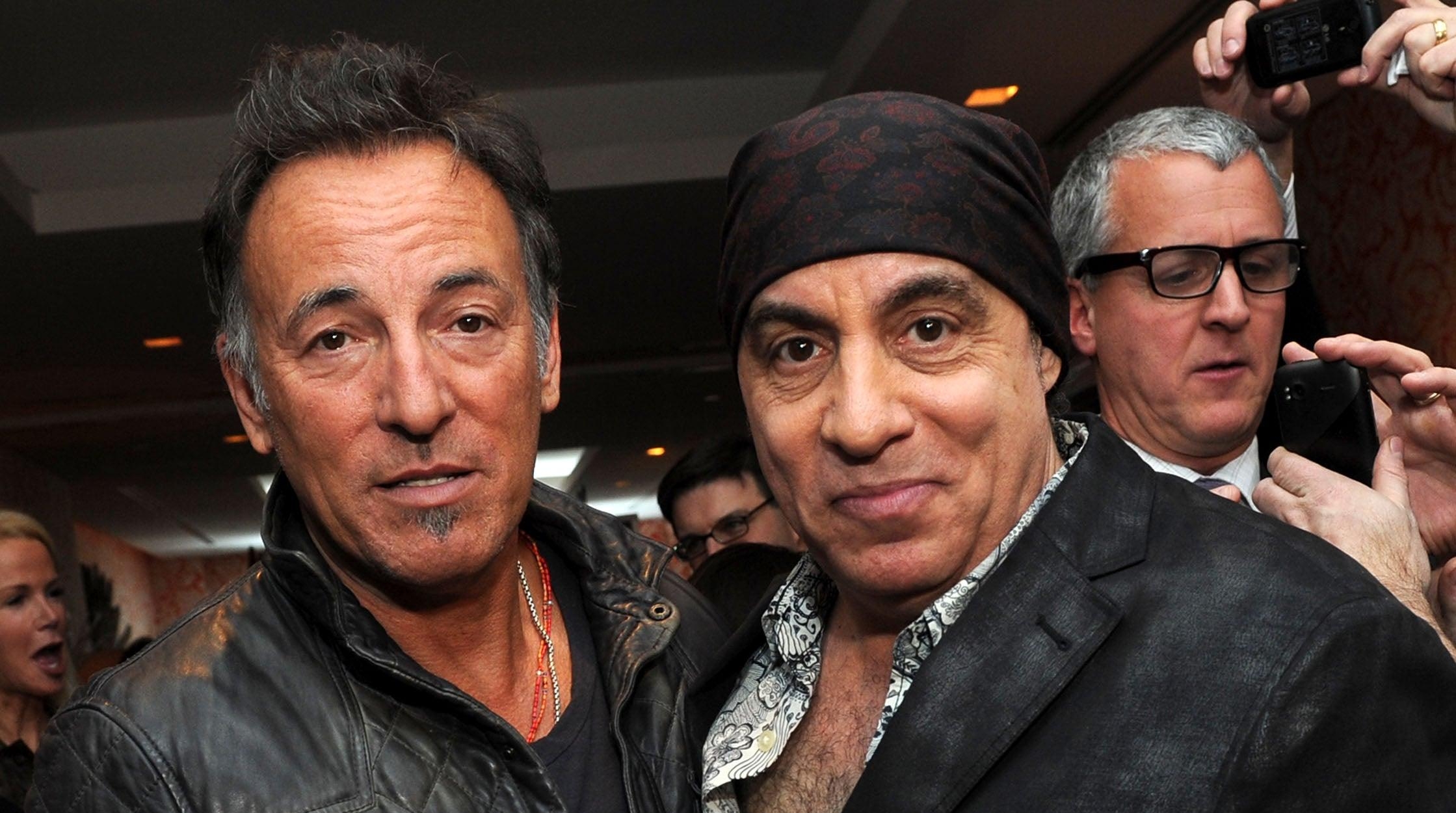 Steven Van Zandt based Silvio Dante’s relationship with Tony Soprano on his own friendship with Bruce Springsteen