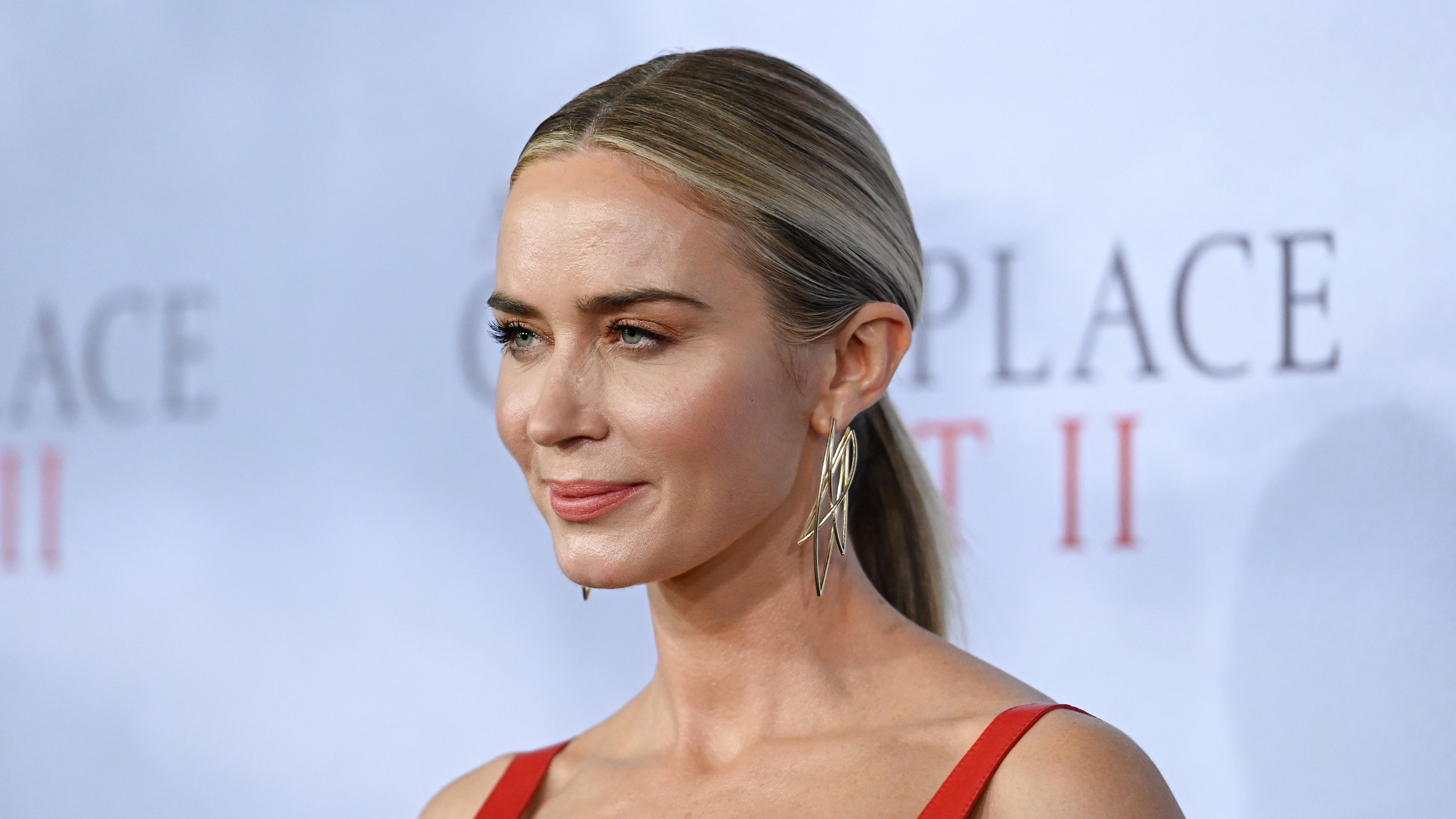 Emily Blunt to try to put a good spin on “the first female Pinkerton detective” for Amazon