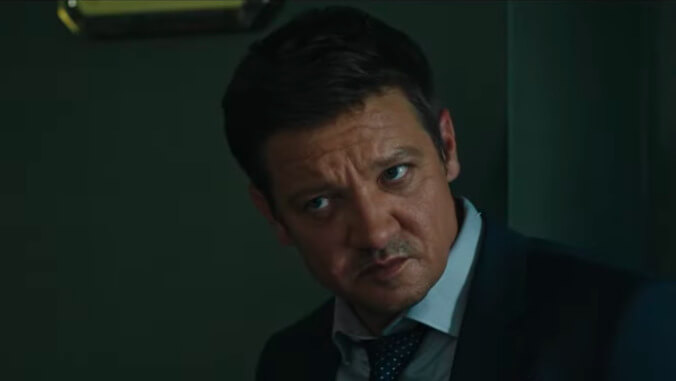 傑里米·雷納（Jeremy Renner）和凱爾·錢德勒（Kyle Chandler）在派拉蒙（Paramount金斯敦市長拖車