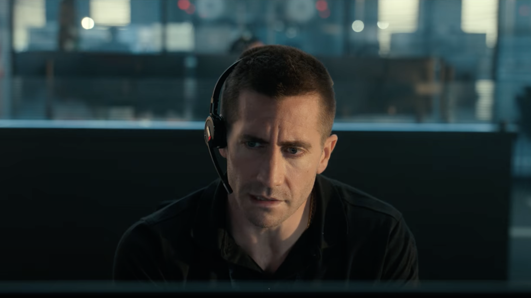 911 dispatcher Jake Gyllenhaal receives distressing call in trailer for Netflix’s The Guilty