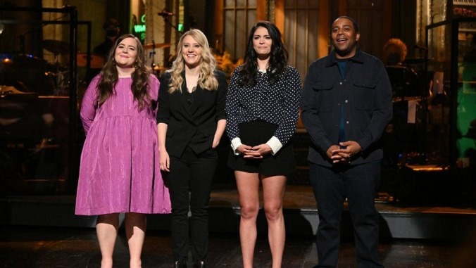 Which Saturday Night Live cast members are coming back next season?