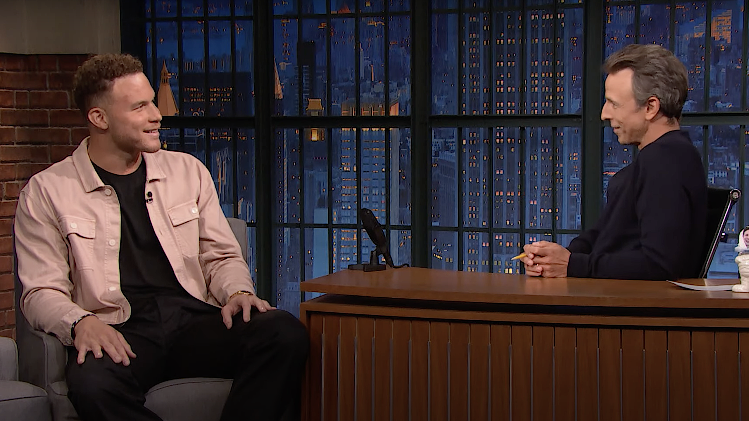 Seth Meyers shows the time Norm Macdonald took over a Blake Griffin press conference