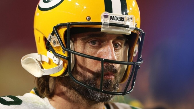 Aaron Rodgers thanks famed medical authority Joe Rogan for all his COVID-19 advice