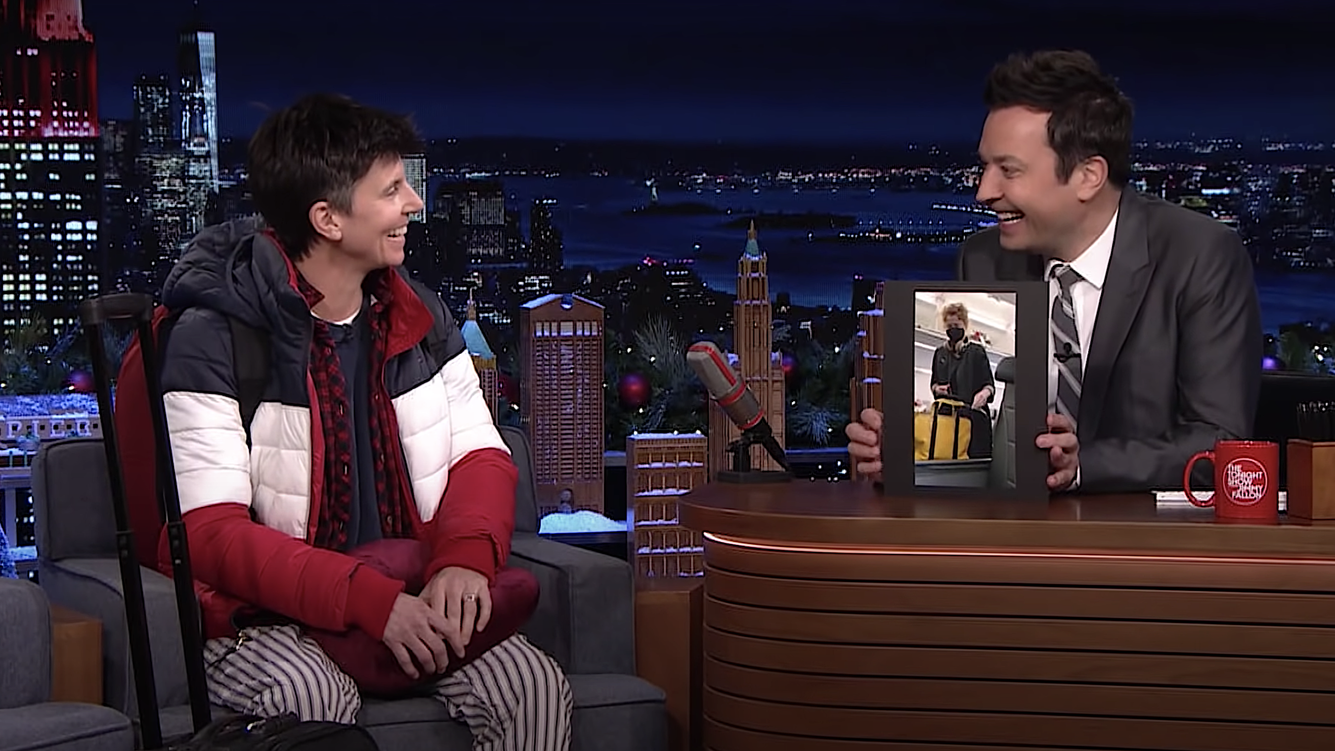 Tig Notaro stops back by The Tonight Show to finally ID the mystery celebrity on her flight