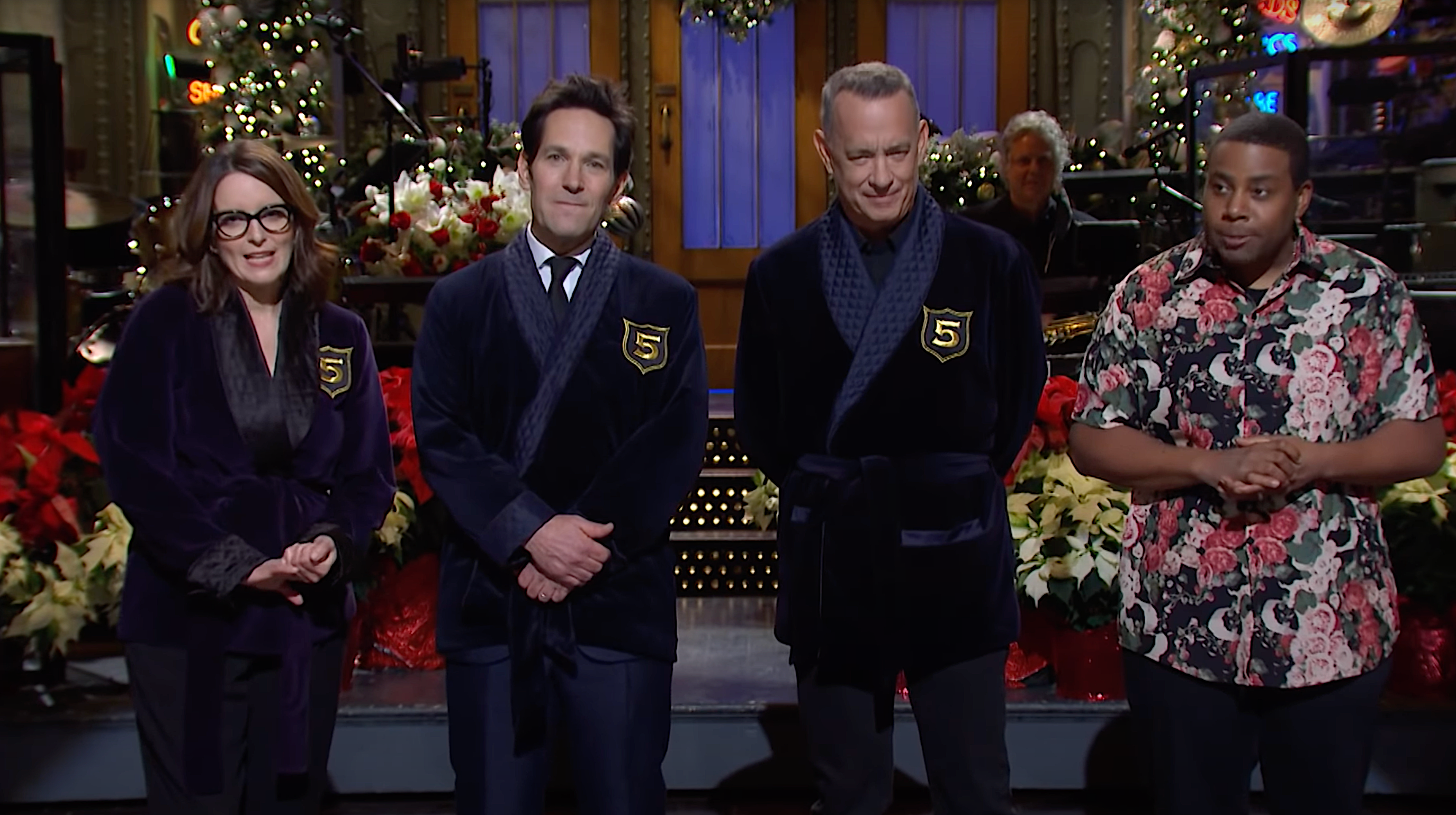 Paul Rudd and a skeleton crew brave a pandemic-emptied SNL, since the show must go on