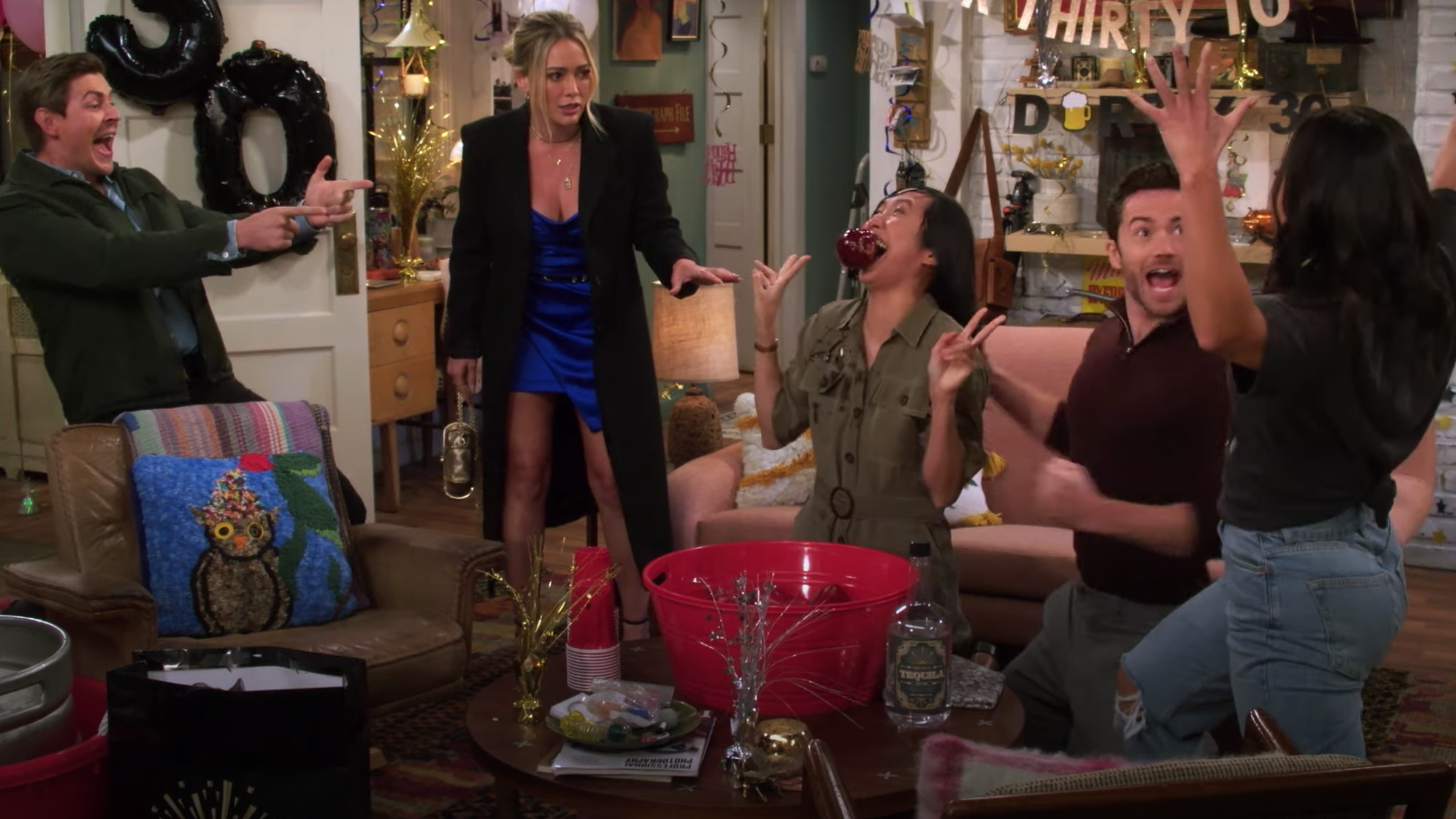 Hilary Duff is tired of Tinder dates in the first How I Met Your Father trailer