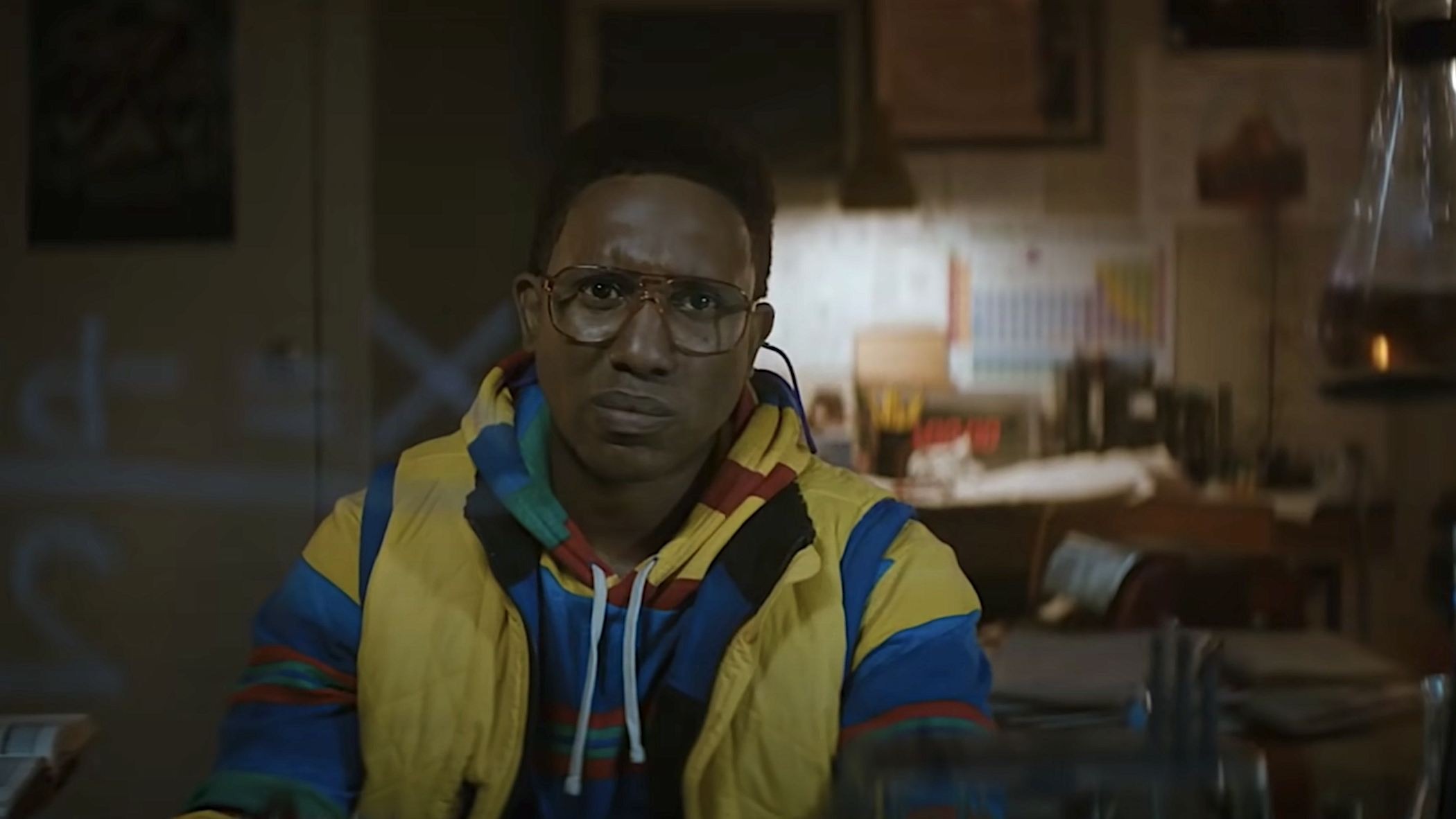 Saturday Night Live debuts the trailer for the next gritty 90s TV reboot