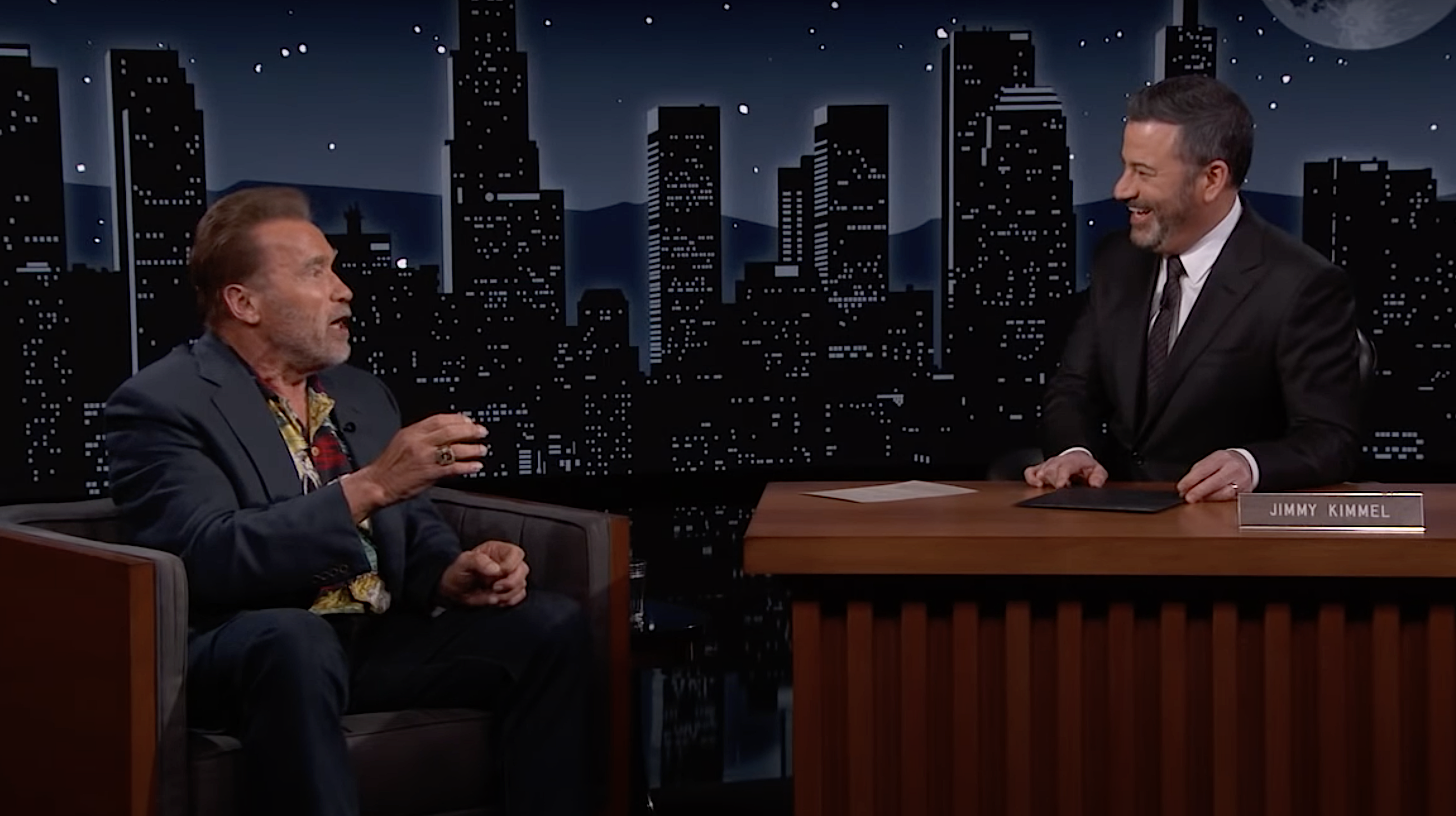 Arnold Schwarzenegger learned that you really can’t prank Danny DeVito with weed