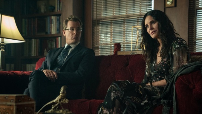 Courteney Cox unpacks the scary shenanigans of Starz’s horror-comedy Shining Vale