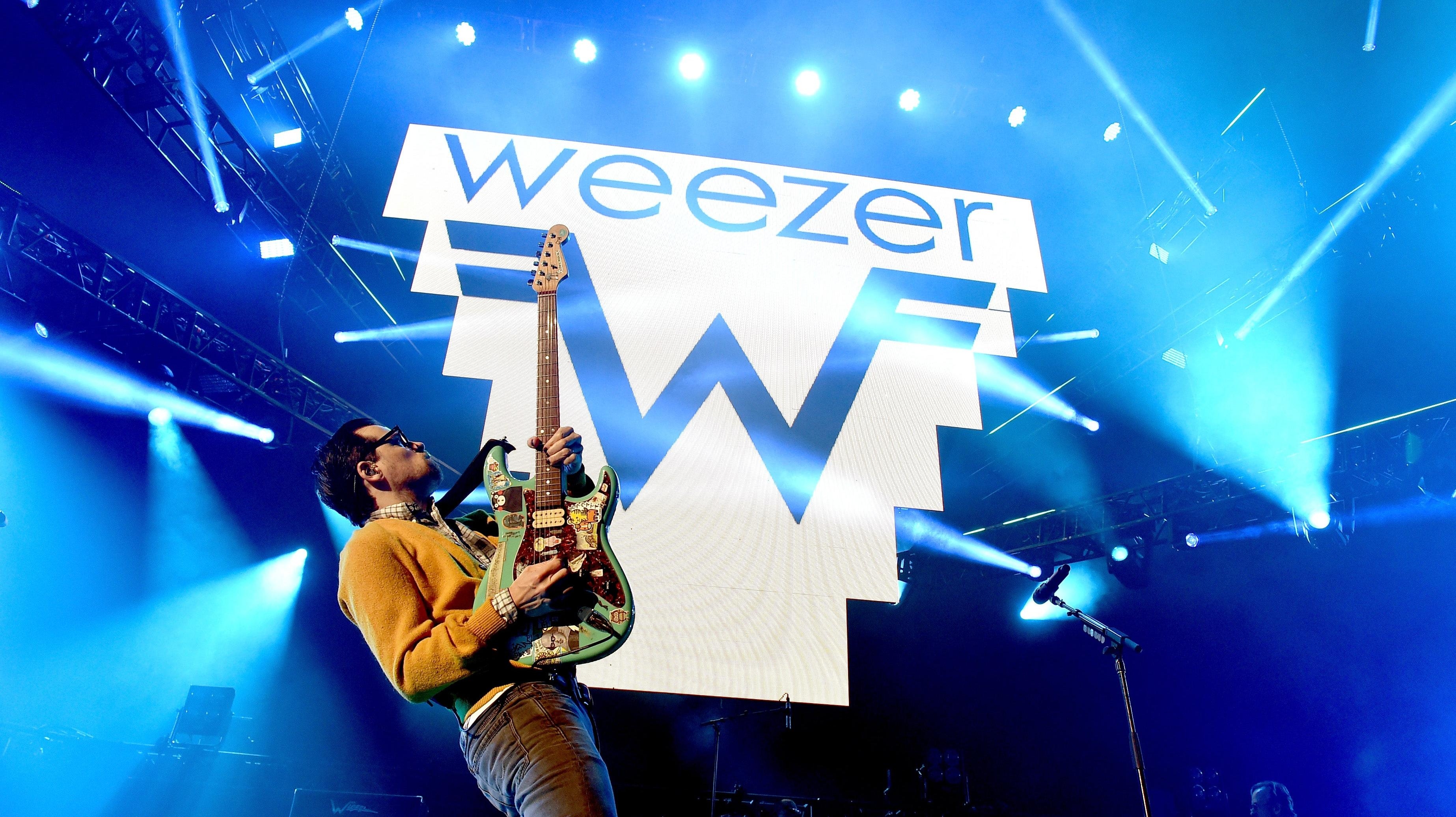Rivers Cuomo confirms Weezer’s summer SZNZ EP will be “Blue Album in the 21st century” themed