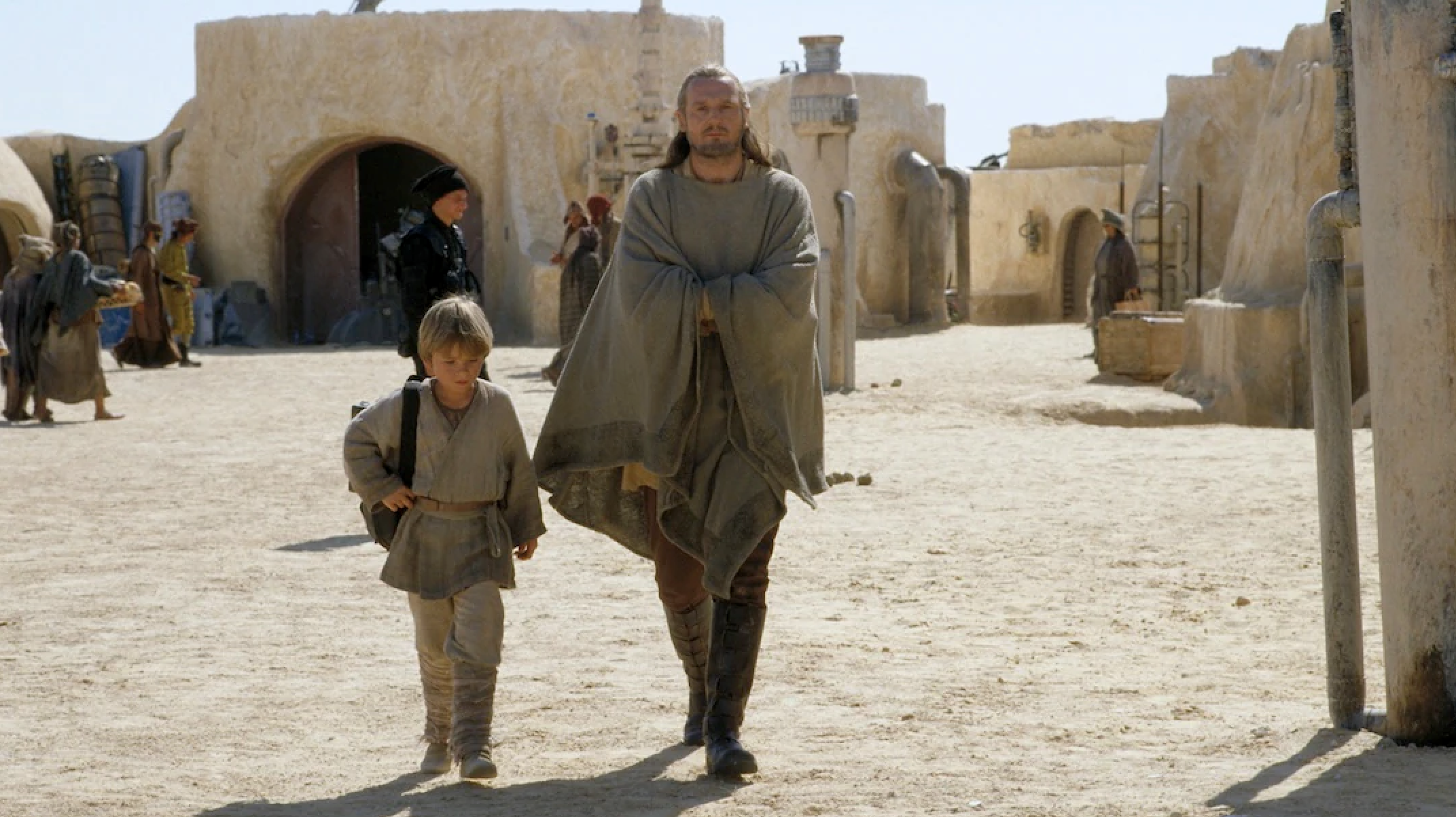 9. Are they going to explain why everyone on Tatooine wears Jedi garb? 