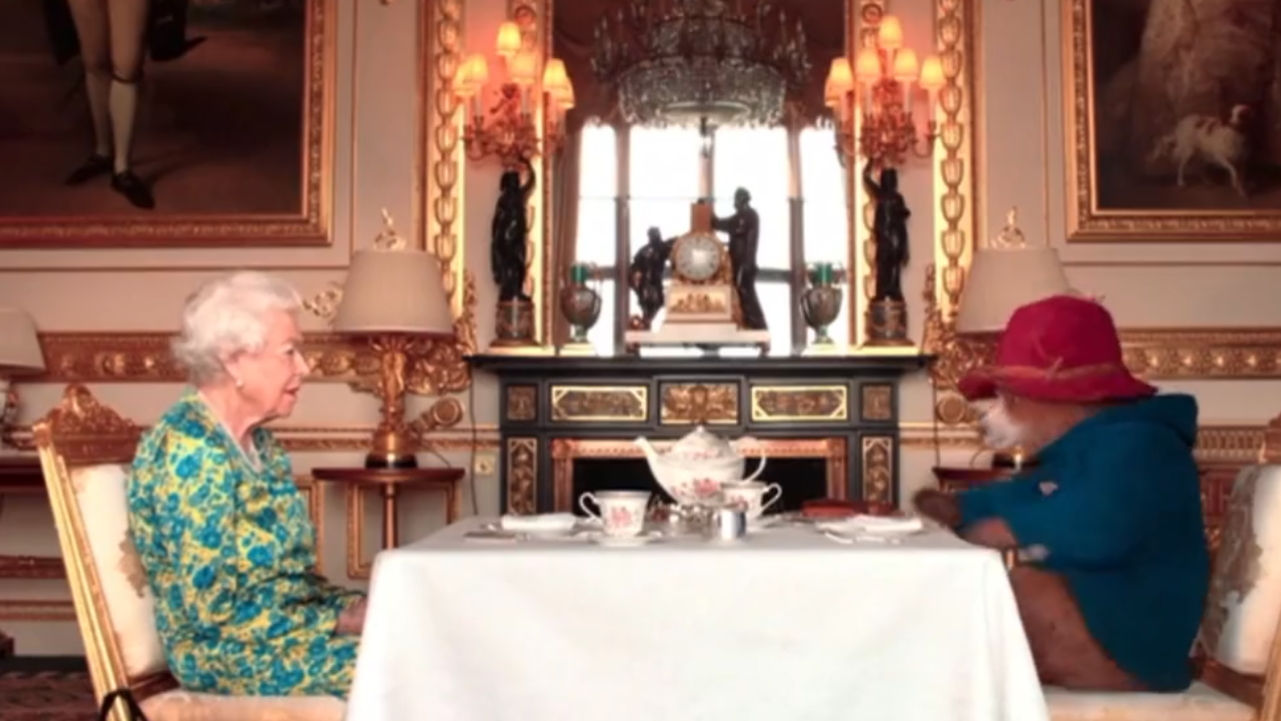 Paddington releases new video with amateur thespian Elizabeth II
