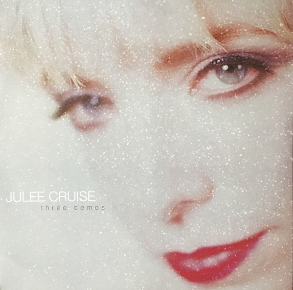 Honoring Julee Cruise, the voice of light in David Lynch’s darkness