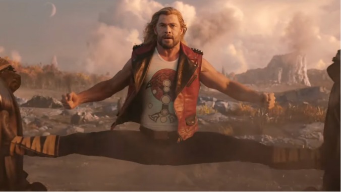 Critics praise “big, colorful, weird” Thor: Love And Thunder in early reactions