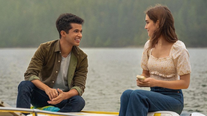 Hello, Goodbye, And Everything In Between has picture-perfect teens and an imperfect story