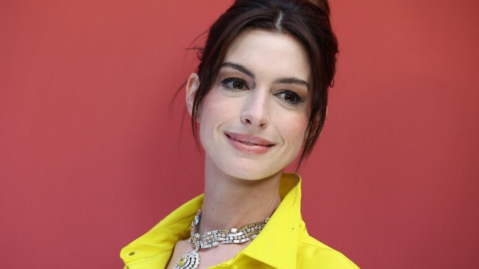 Anne Hathaway to live a One Direction fanfic fantasy in The Idea Of You