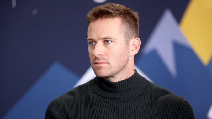 Armie Hammer Occuser呼喚錘子之家導演：“他們讓我想起了阿米”