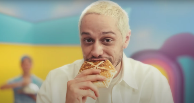 Taco Bell hires currently-chaotic celebrity Pete Davidson to apologize for their formerly-chaotic breakfast menu