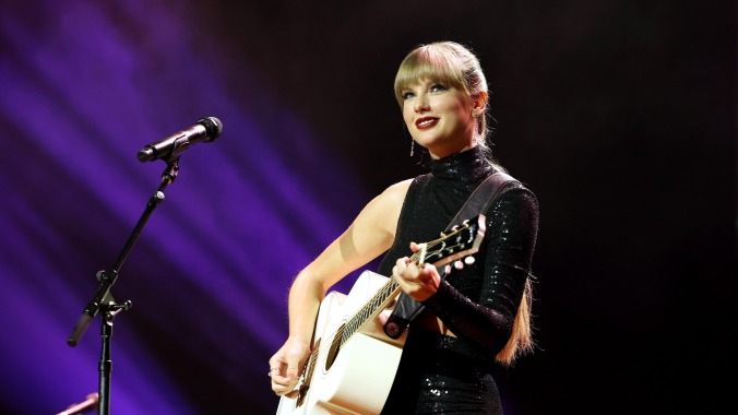 Taylor Swift issues thank you message to her army for smashing Spotify to pieces