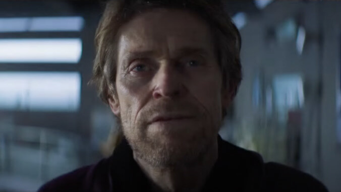 觀看威廉·達福（Willem Dafoe）失去大理石（和他的午餐）裡面拖車