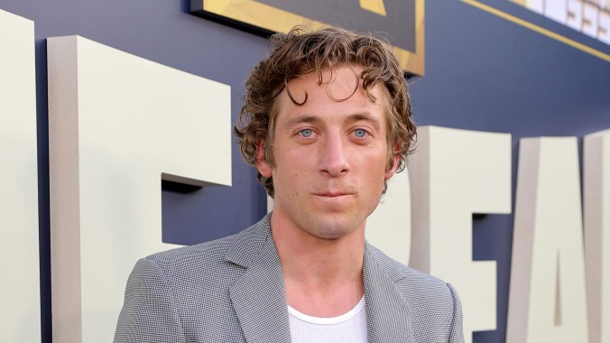 Jeremy Allen White says Zac Efron sent him some “really lovely” advice after he booked The Iron Claw