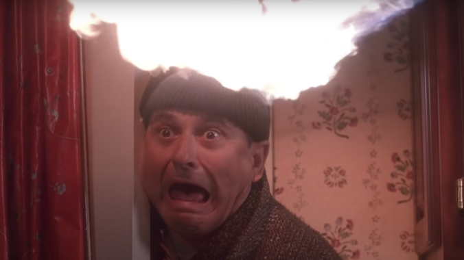 Joe Pesci got some very real burns while filming a famous Home Alone scene