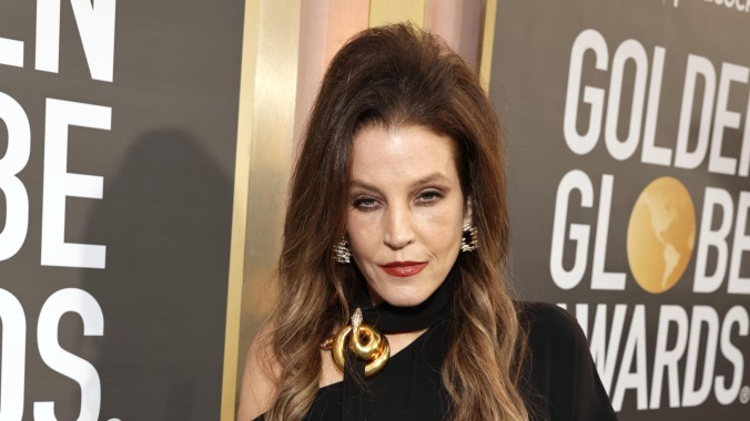 Lisa Marie Presley hospitalized after reportedly suffering cardiac arrest