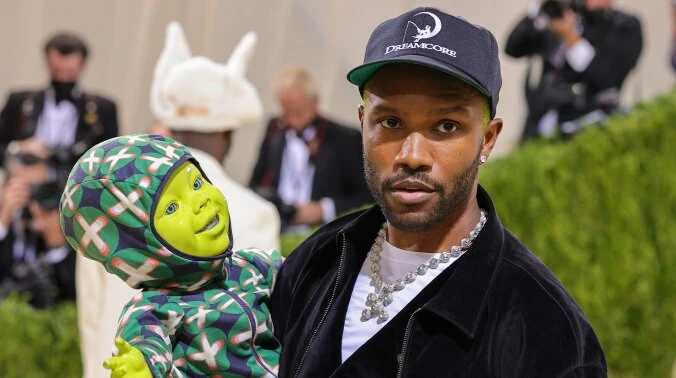 frank ocean様 Frank Ocean leaves a trail of crumbs leading to (maybe, hopefully