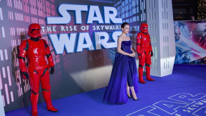 Daisy Ridley reminds us she didn’t write nor mind Last Jedi retcons in Rise Of Skywalker