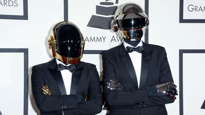 Daft Punk的Thomas Bangalter刪除了頭盔，揭示了人臉和新專輯