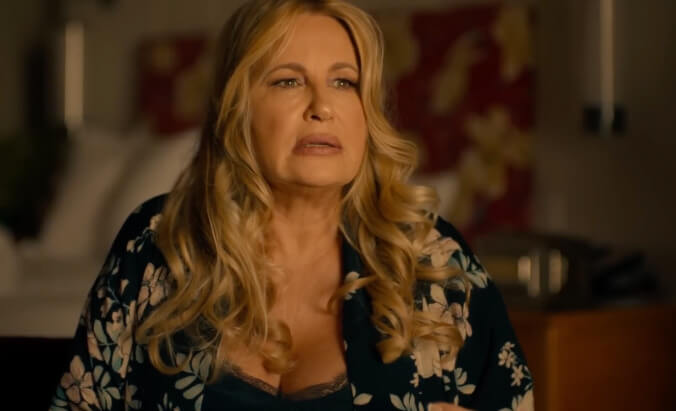 Jennifer Coolidge really commits to a bit