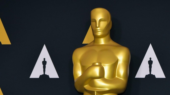 Oscar nominee gift bags include Clif Bars, sparkling water, and $126,000 worth of nicer stuff