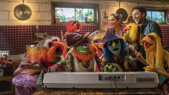 The Electric Mayhem gets to making an album in The Muppets Mayhem trailer