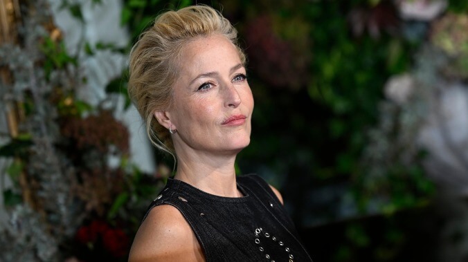 Gillian Anderson denies rumors that she refused to return to The Crown