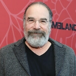 Mandy Patinkin with a Princess Bride sign is the latest picket line hero amid writers strike