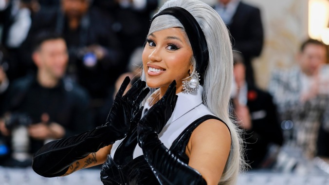 Actually, Cardi B won’t face charges for throwing a mic at a fan