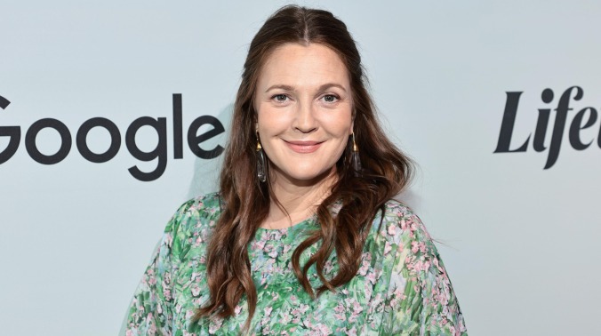 Drew Barrymore apologizes for, but ultimately doubles down on, bringing show back amid strike
